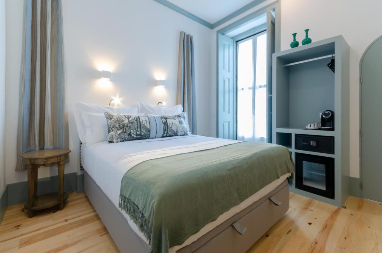 Superior Room with Balcony and City View