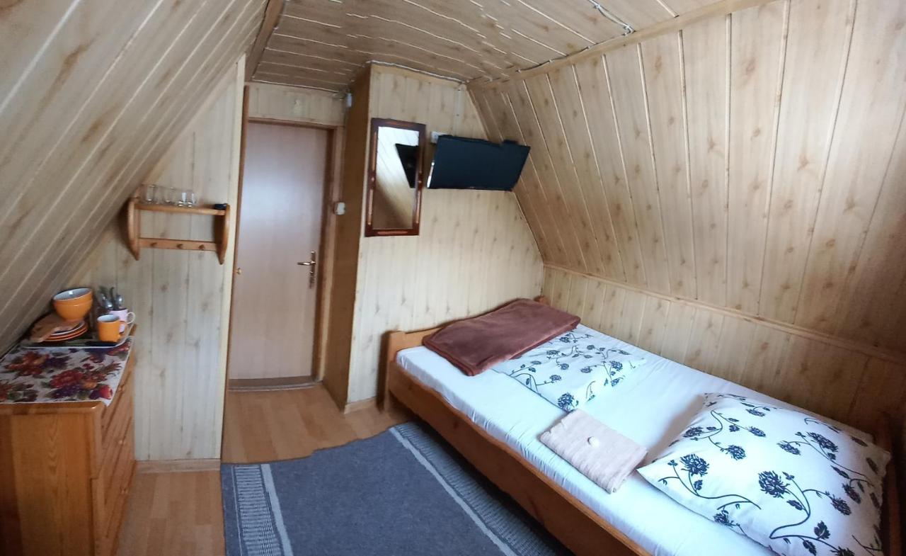Single Room with Shared Bathroom