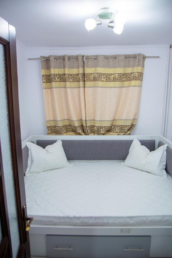 Tweepersoonskamer met Gedeelde Badkamer