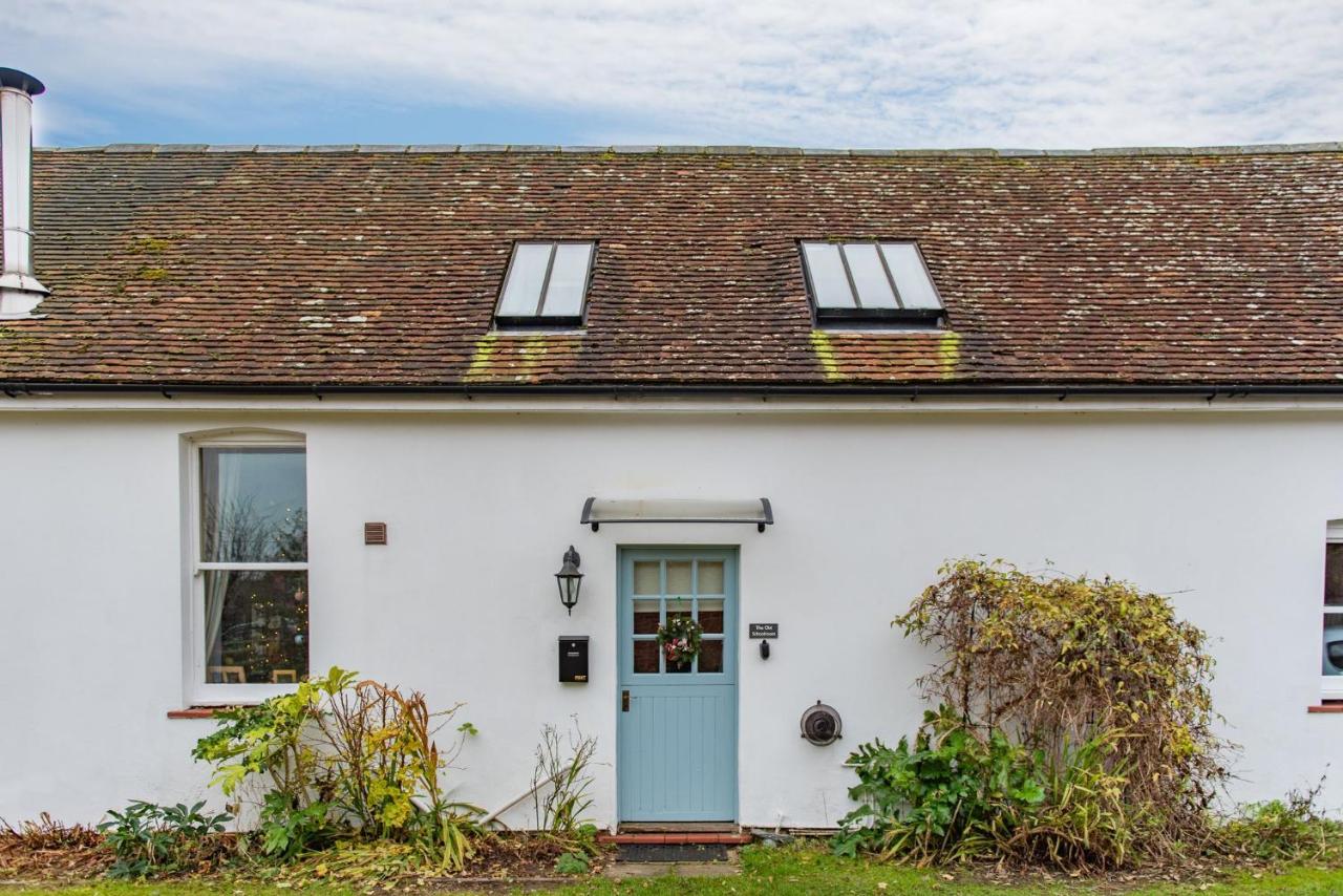 The Old Schoolroom by Bloom Stays - B&B