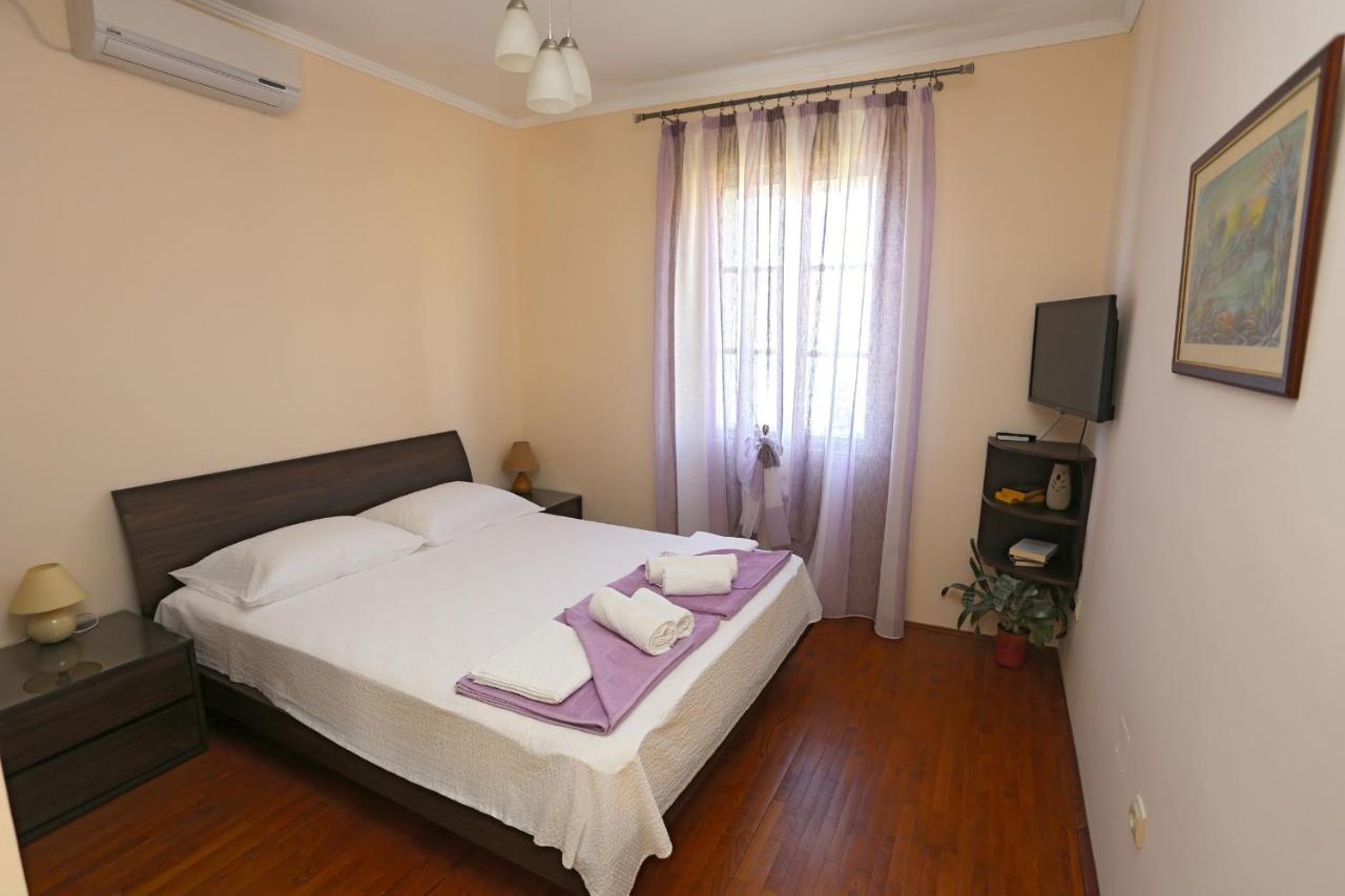 Studio (2 Adults)