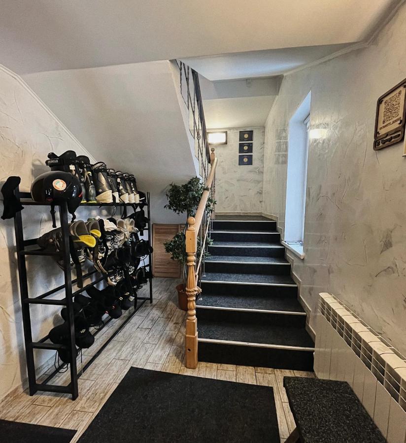 Dreibettzimmer mit Bergblick