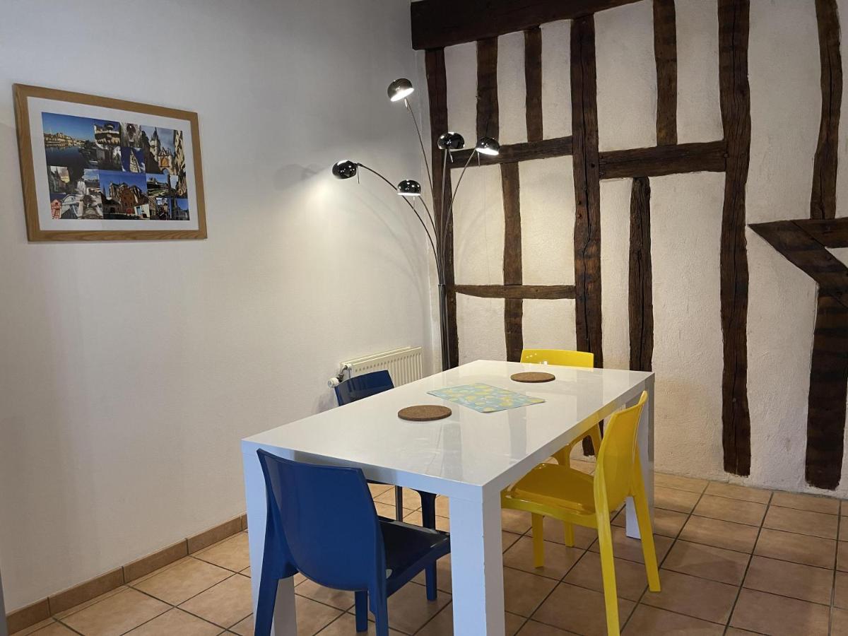 B&B Auxerre - Appartement Le Coche d'Eau Auxerre Les Quais - Bed and Breakfast Auxerre