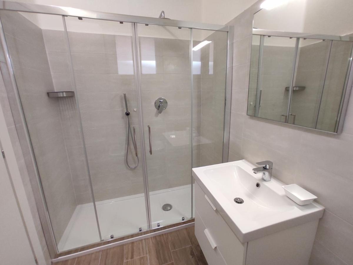 Single Room with Private Bathroom