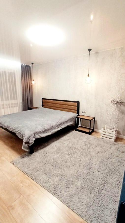 B&B Kryvy Rih - Апартаменты улица Владимира Бызова - Bed and Breakfast Kryvy Rih