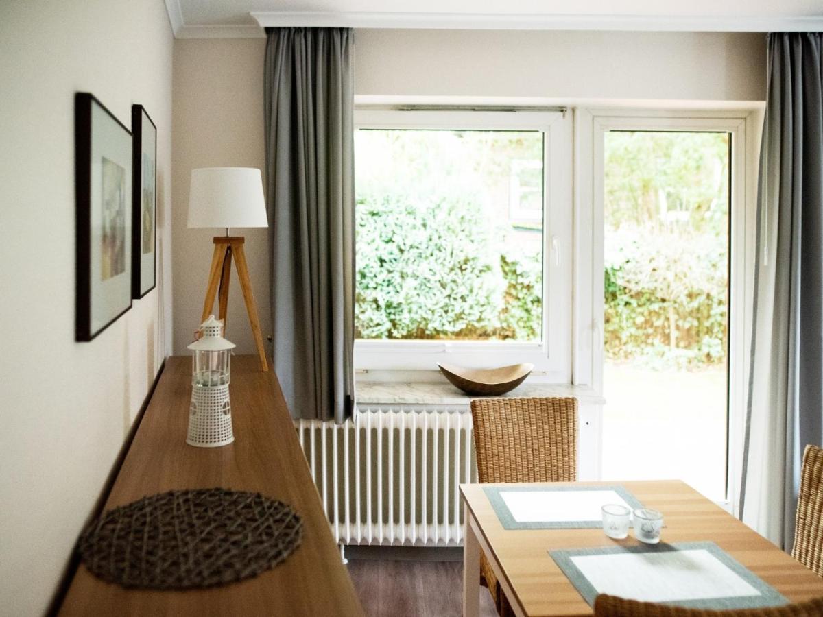 Deluxe One-Bedroom Apartment