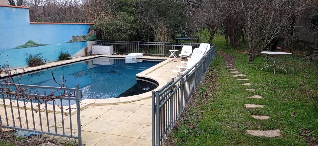 80 m2 appartement indépendant, 4 personnes et plus, piscine et jardin Direct Gare Aéroport - Chambres d’hôtes Toulouse