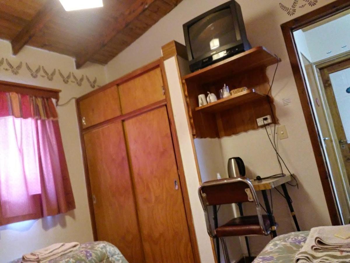 Twin Room with Private External Bathroom