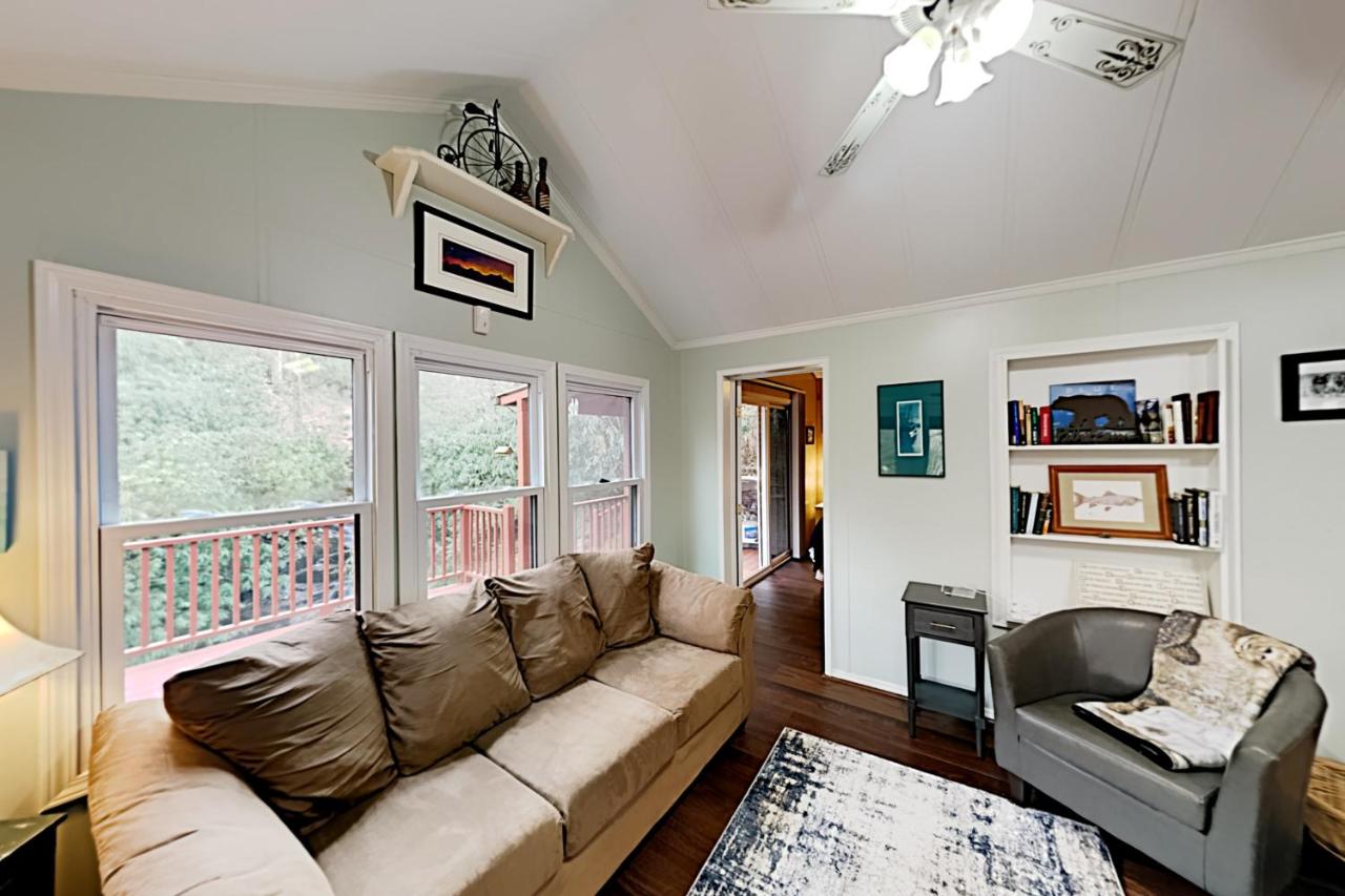 River Song - B&B Gerton