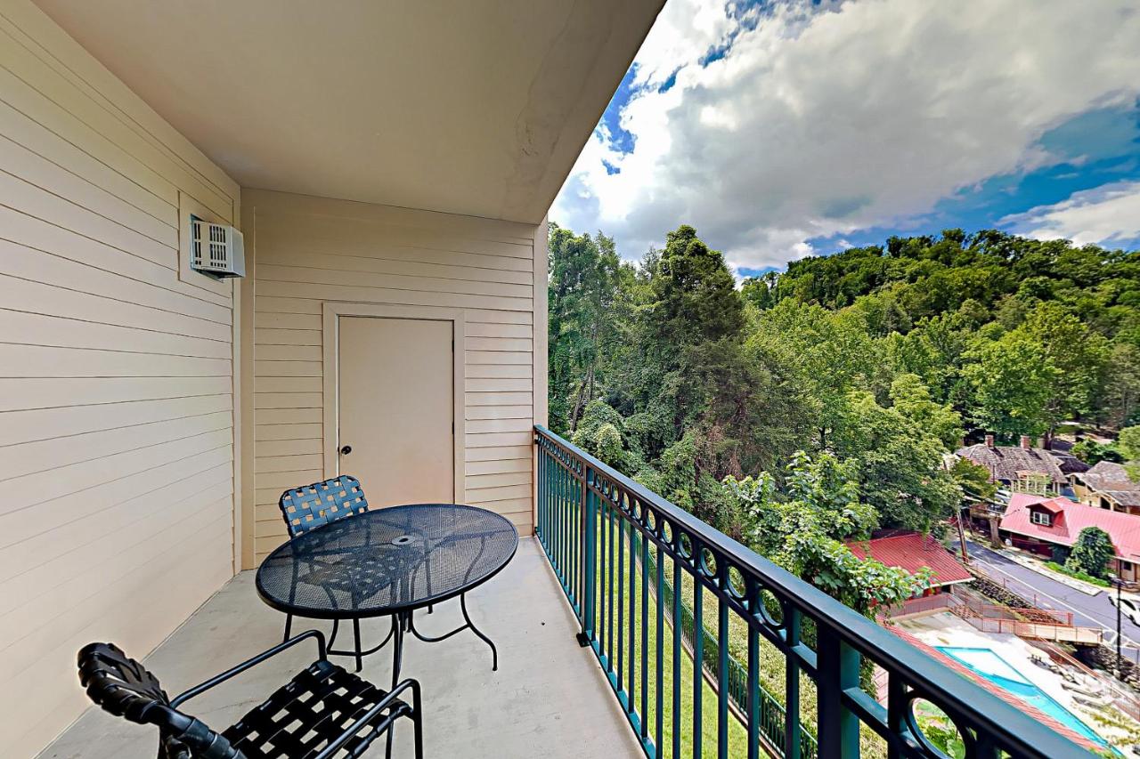 Summit Manor Condos Unit B3052 - B&B Gatlinburg