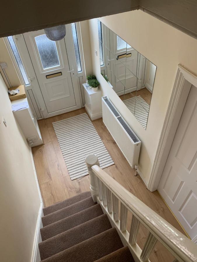 B&B Liverpool - Large House Near Anfield & Liverpool Town - Bed and Breakfast Liverpool