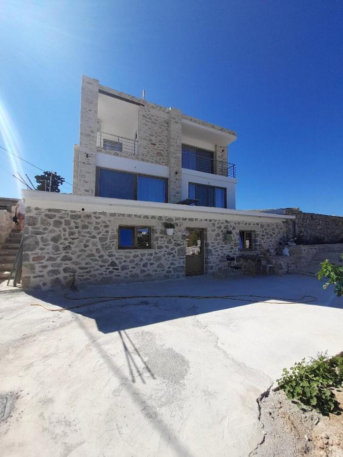 Rafaela holiday home - B&B Pitsídia