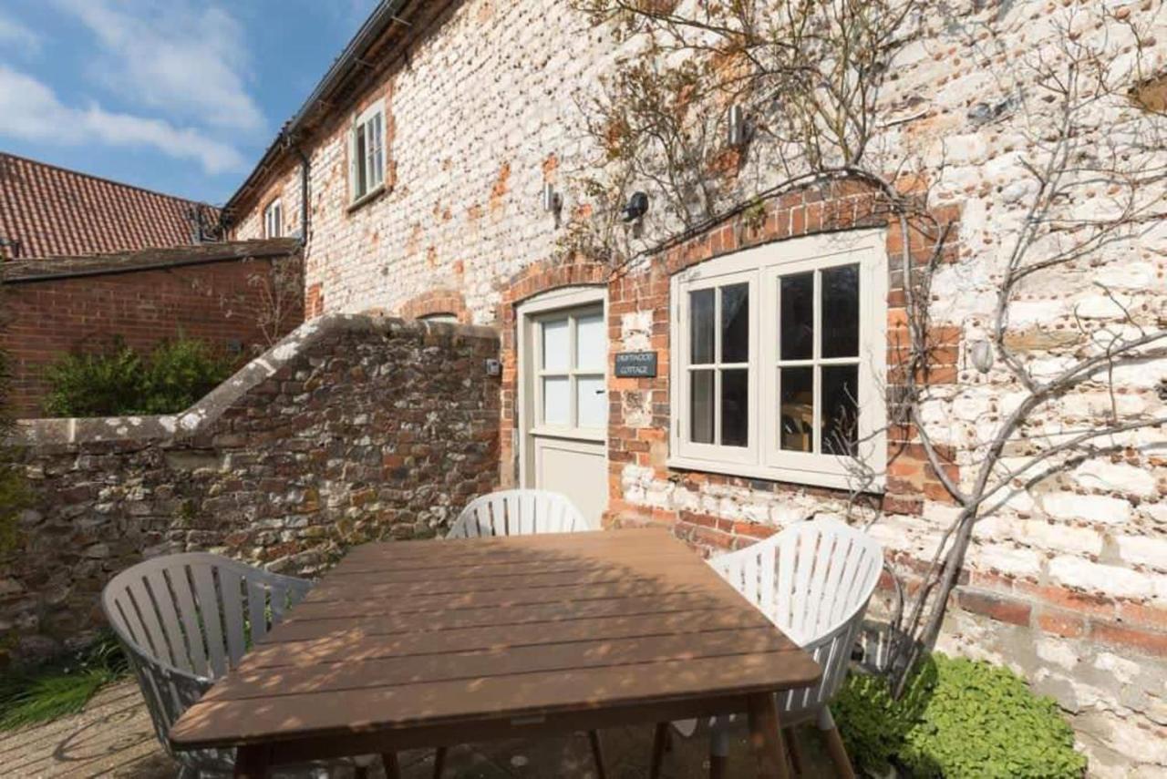 Driftwood Cottage Holme next the sea pets go free - Bed and Breakfast