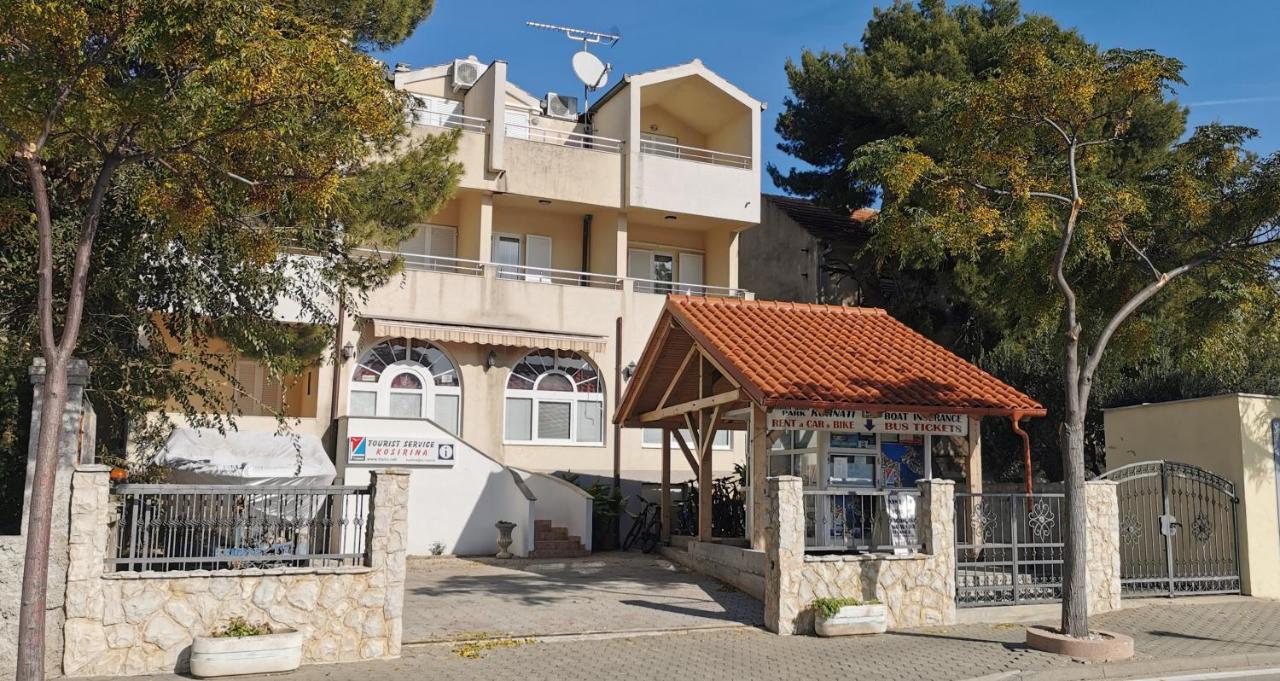 Apartmenthaus Kosirina-Tisno - B&B Tisno