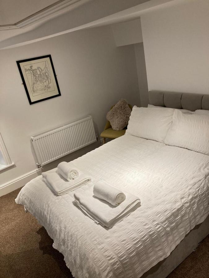 Tweepersoonskamer met een Eigen Externe Badkamer
