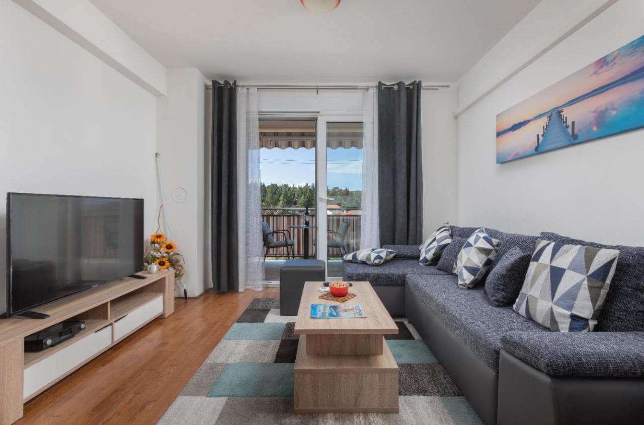 Apartment Michelle - Ferienwohnung Makarska