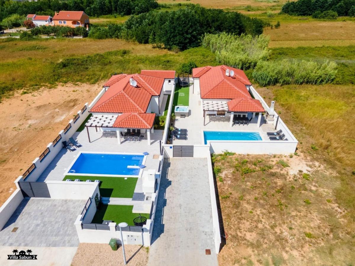 B&B Privlaka - Villas Sabun - modern house with heated pool - Bed and Breakfast Privlaka