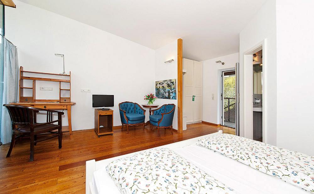 Doppelzimmer mit Balkon