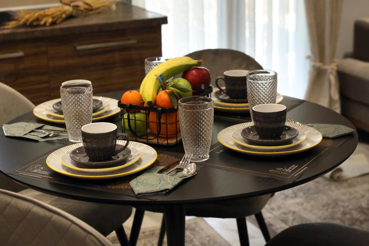 LA Larissa Luxury Apartments Trekke - Bed and Breakfast