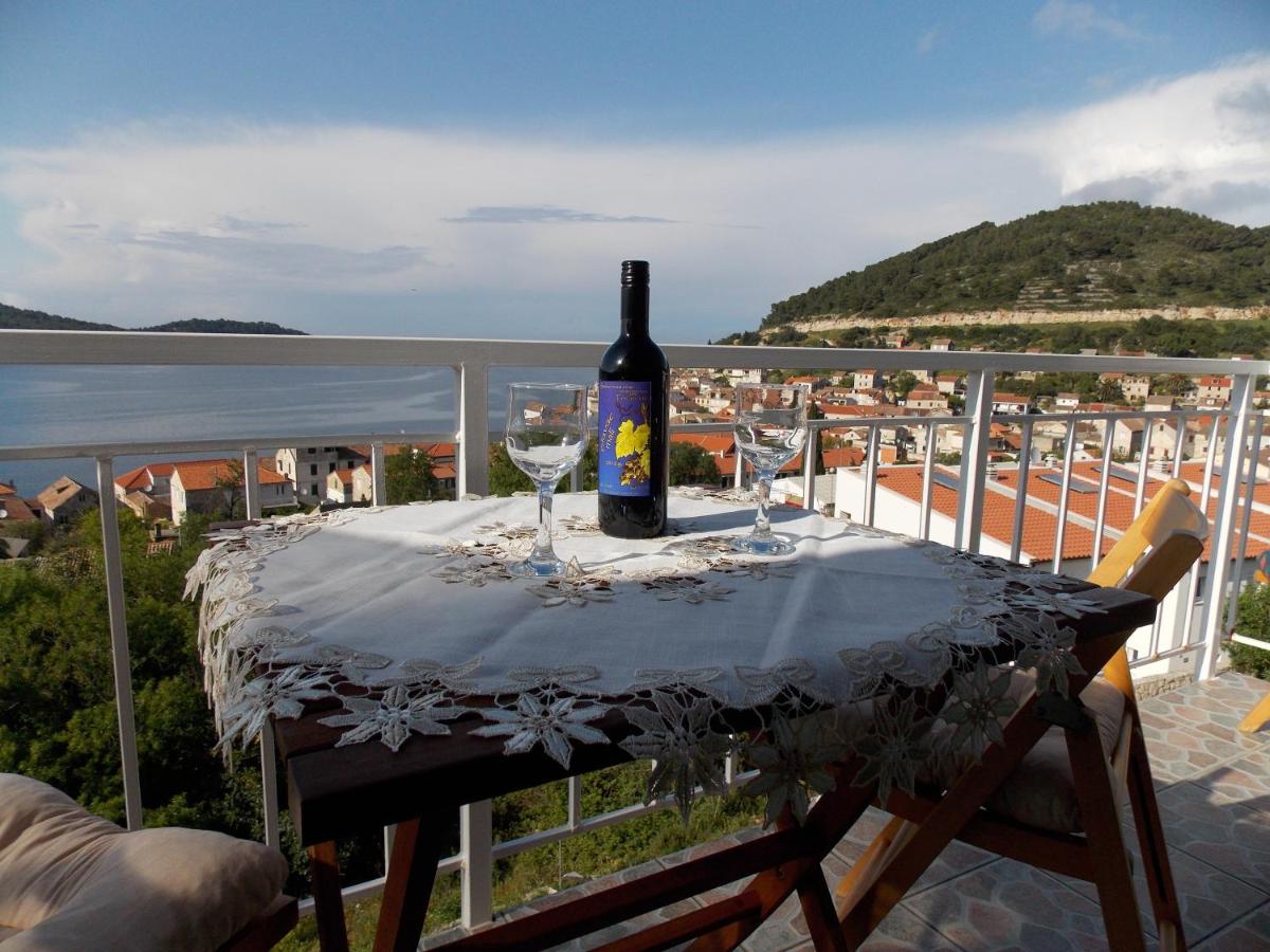 B&B Vis - Apartment Pečarević - a holiday with a stunning view - Bed and Breakfast Vis