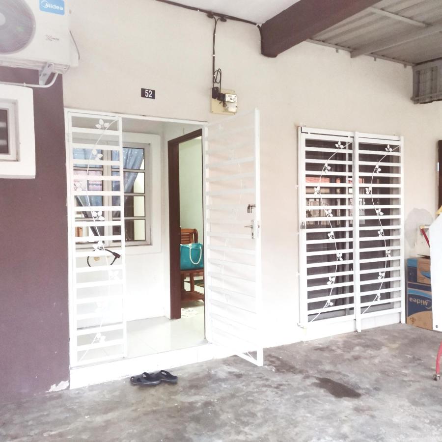 Homestay Inap Bakawali Seri Iskandar - B&B