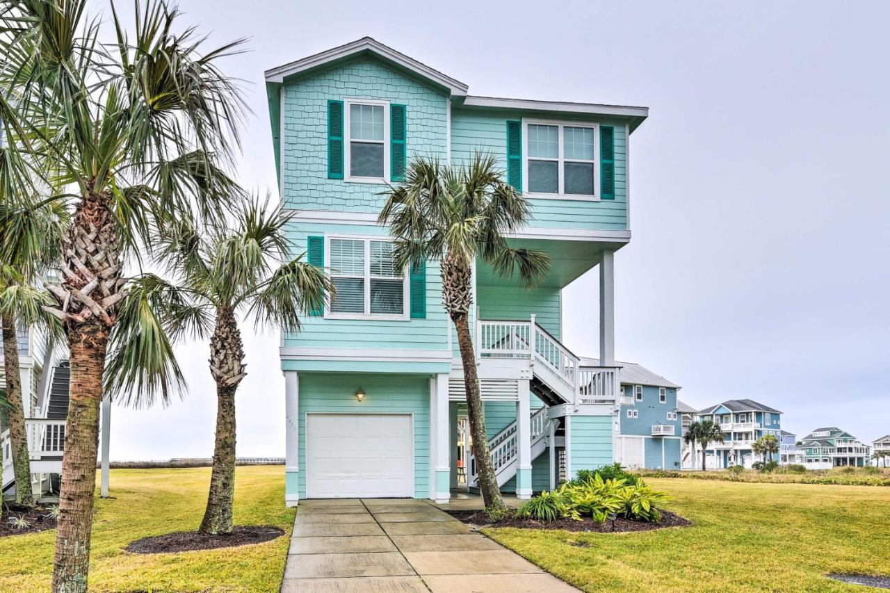 B&B Galveston - Breezy Galveston House with 2 Decks and Ocean Views! - Bed and Breakfast Galveston