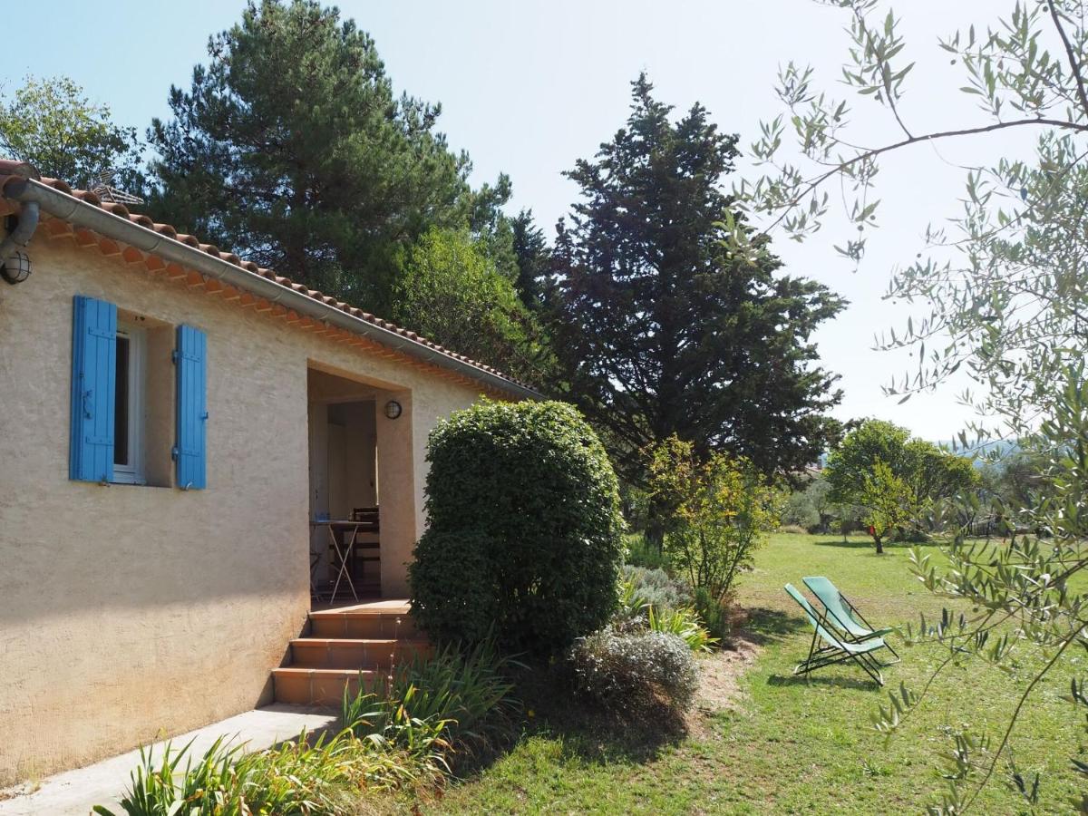 Pretty holiday house with private garden, Apt - Bed and Breakfast