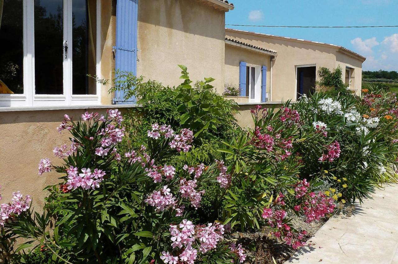 holiday home in Puyméras with garden - B&B Puyméras
