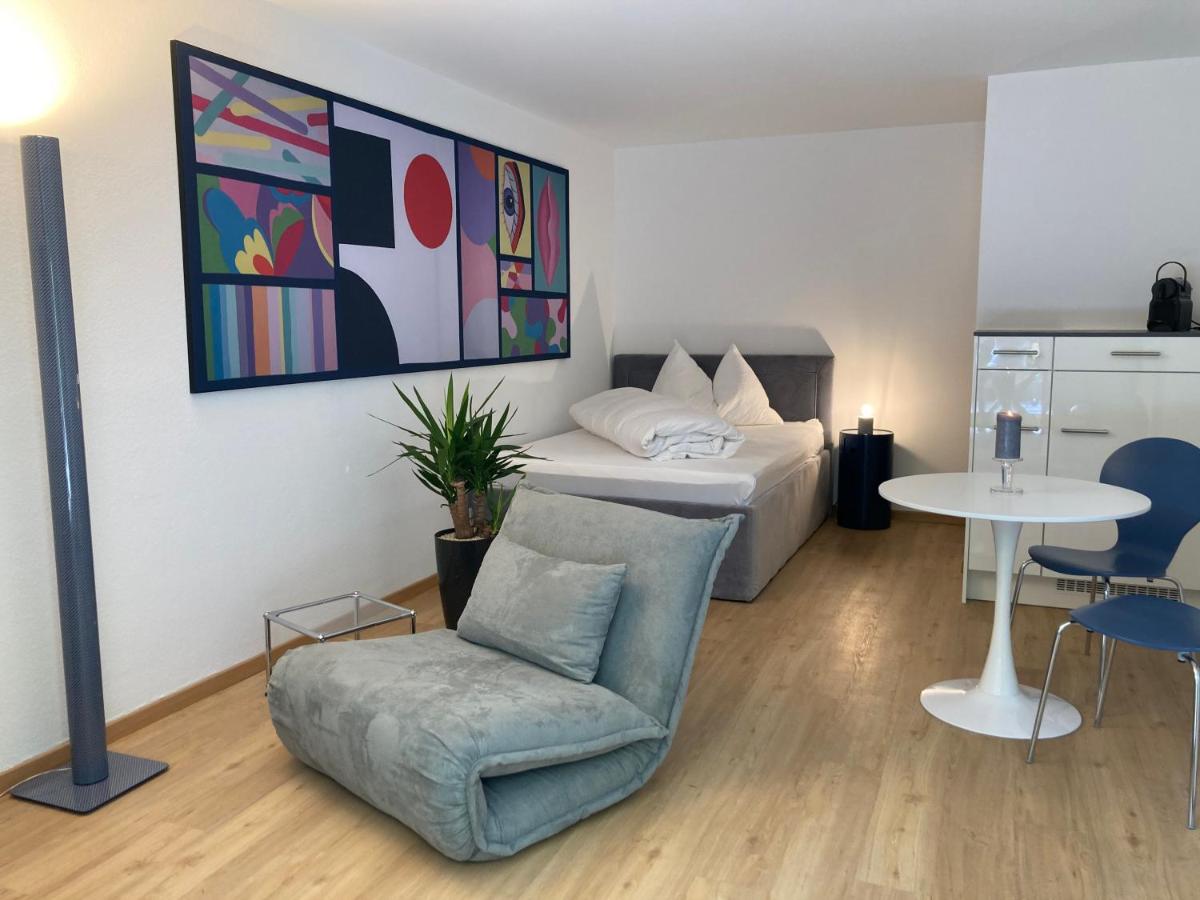 B&B Zurich - Furnished studio with garden Seefeld I Tiefenbrunnen - Bed and Breakfast Zurich