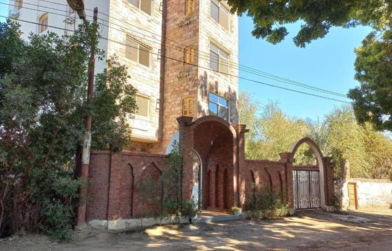 Embrace Guest House - B&B Luxor