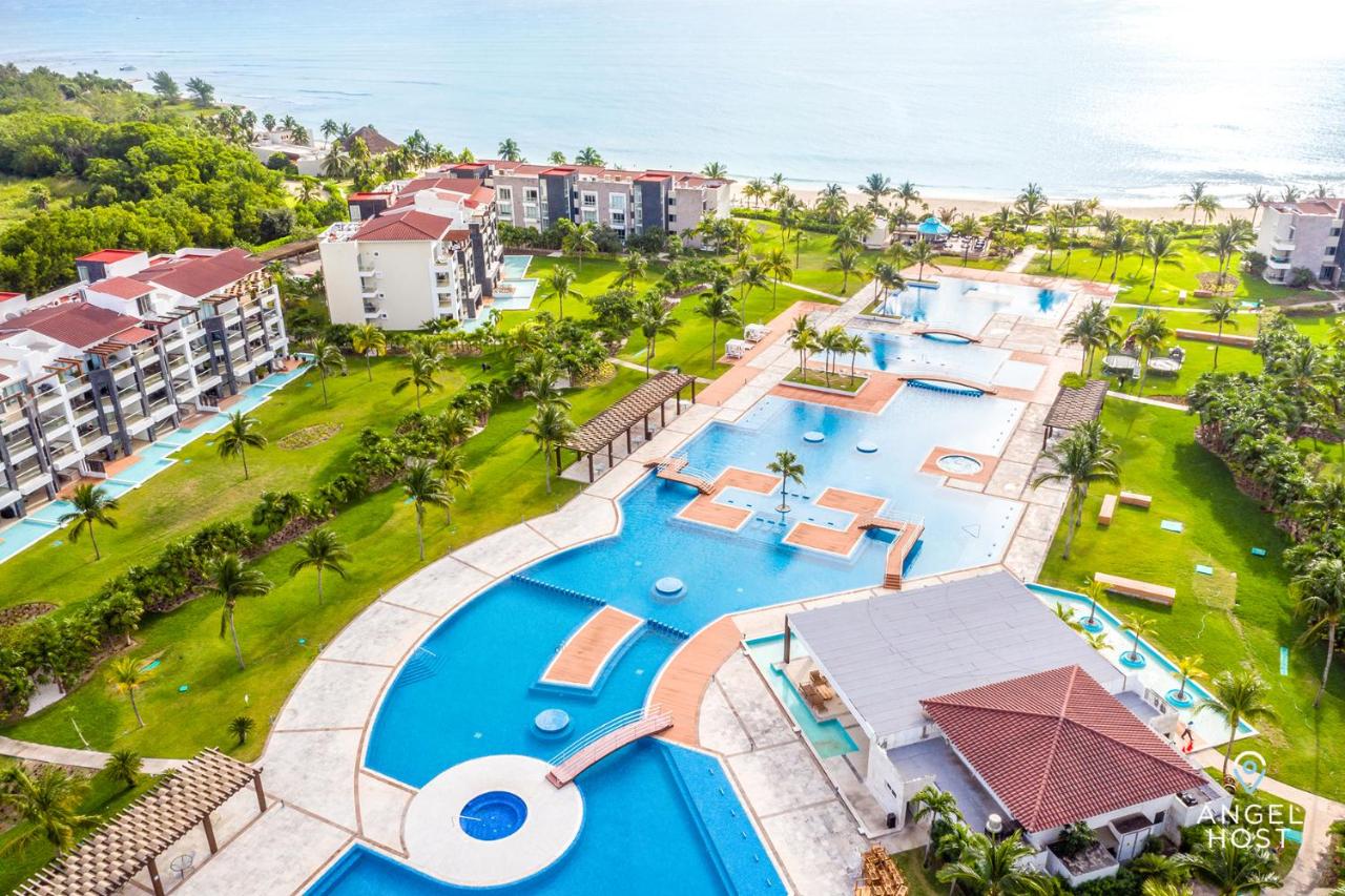 B&B Playa del Carmen - Luxury Condos at Mareazul Beachfront Complex with Resort-Style Amenities - Bed and Breakfast Playa del Carmen
