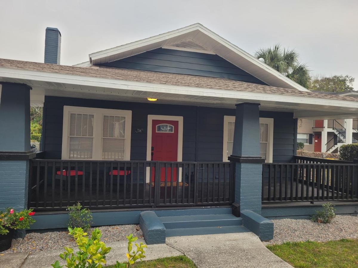 Modern Two Bedroom Home - B&B