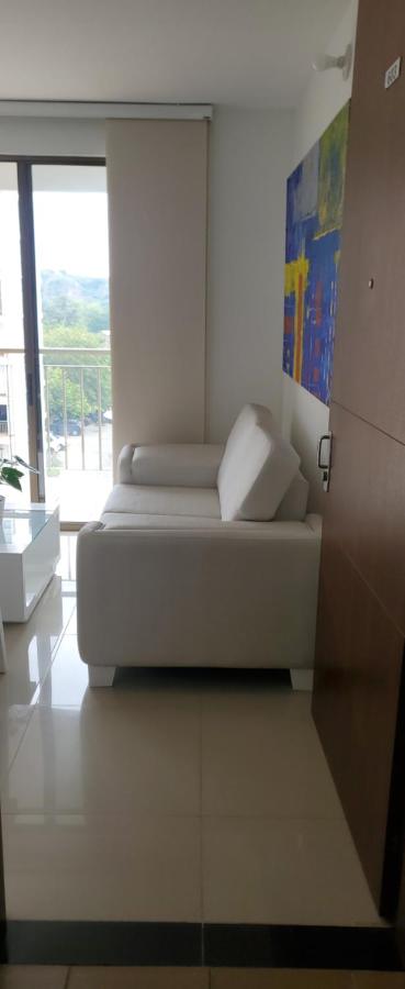 SUPER APARTAMENTO AMOBLADO, Norte de Neiva - B&B