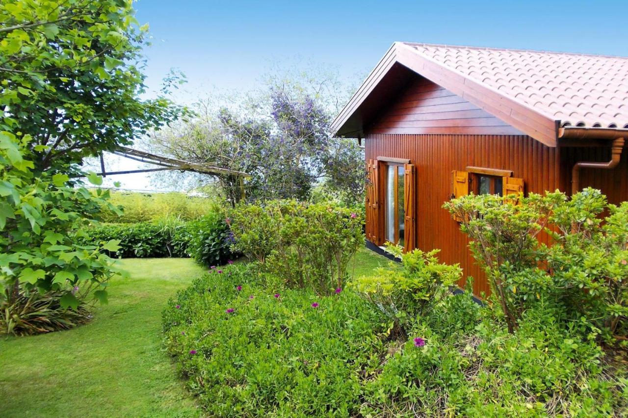 Bunglow in Vila Franca do Campo - B&B