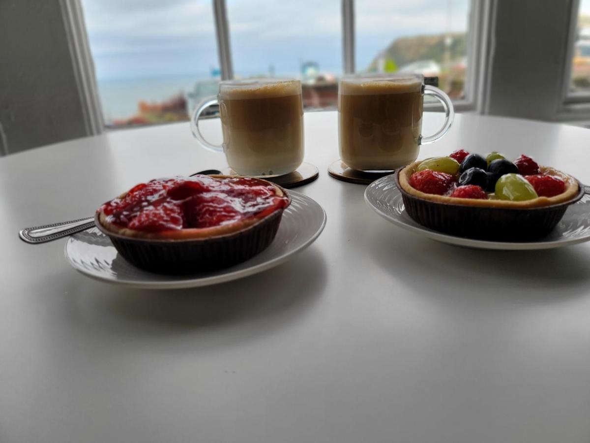 SeaView ground floor flat fast WiFi & FREE PARKING - B&B Scarborough