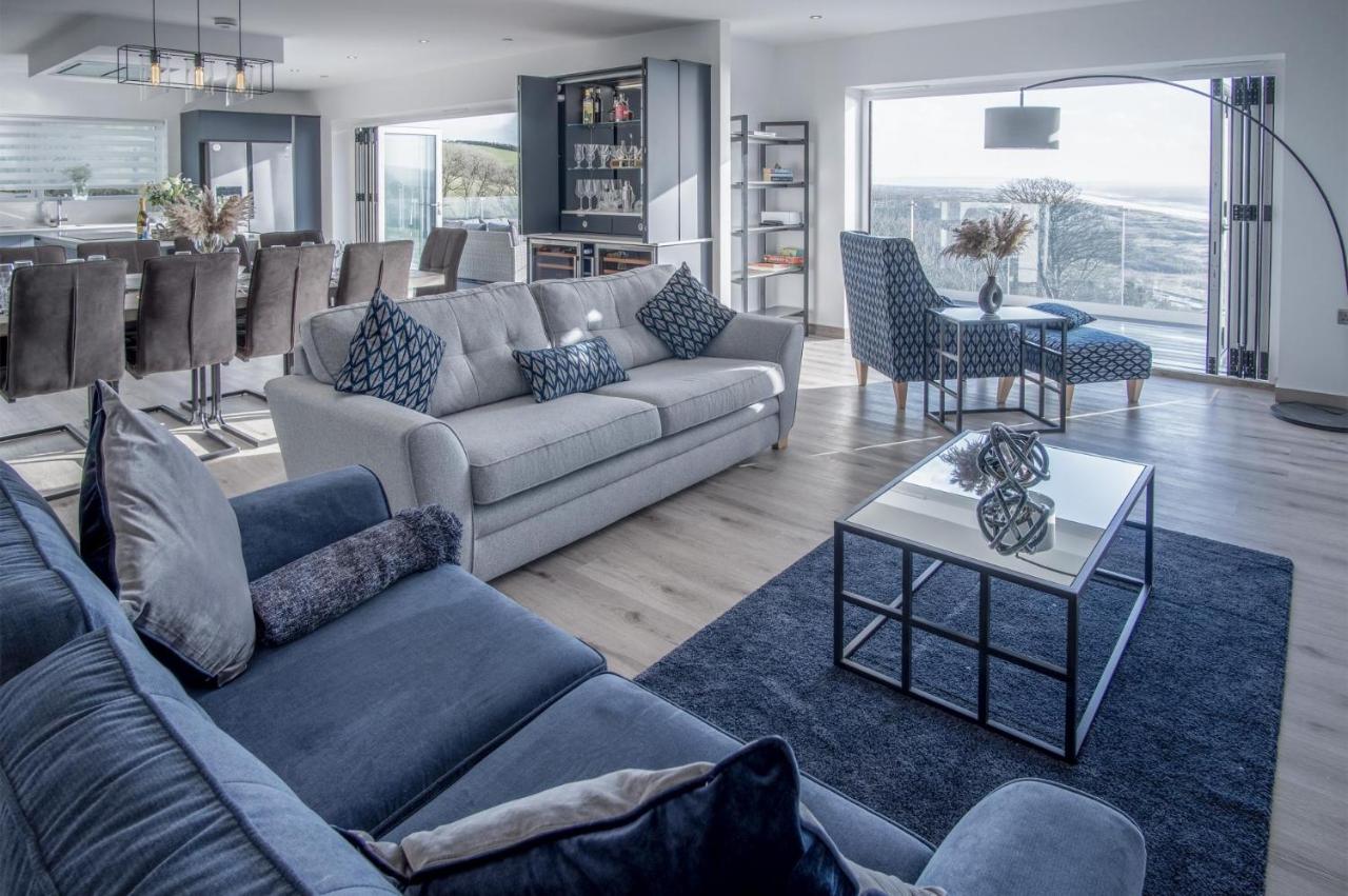 Sunrise - 5 Bedroom Luxurious Holiday Home - Pendine - Bed and Breakfast