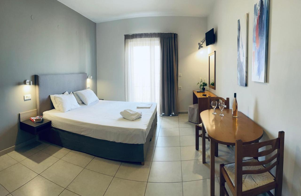 Superior Studio with Partial Sea View (2 adults)