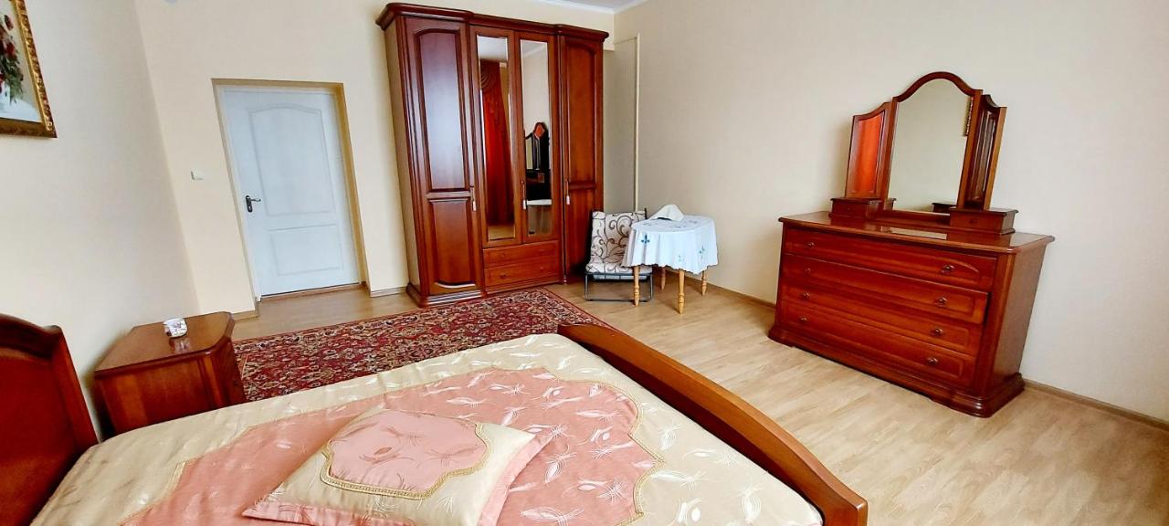 Camera Matrimoniale/Doppia con Letti Singoli con Bagno Privato