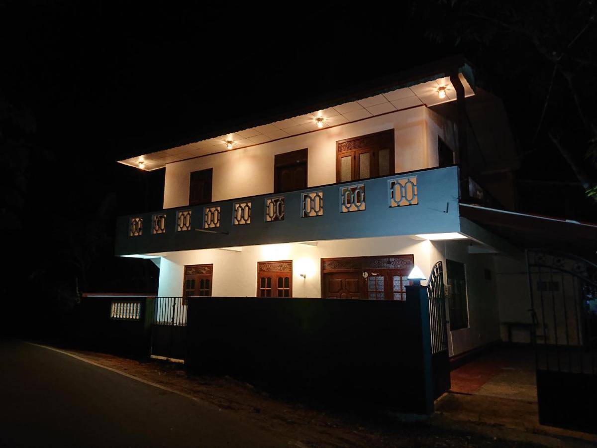 THE DEN - B&B