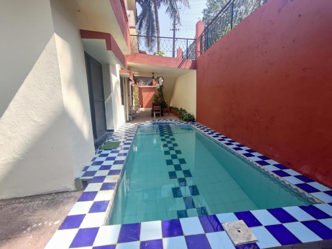 B&B Oud Goa - Amazing Hilltop 3BHK Villa with Swimming Pool - Bed and Breakfast Oud Goa