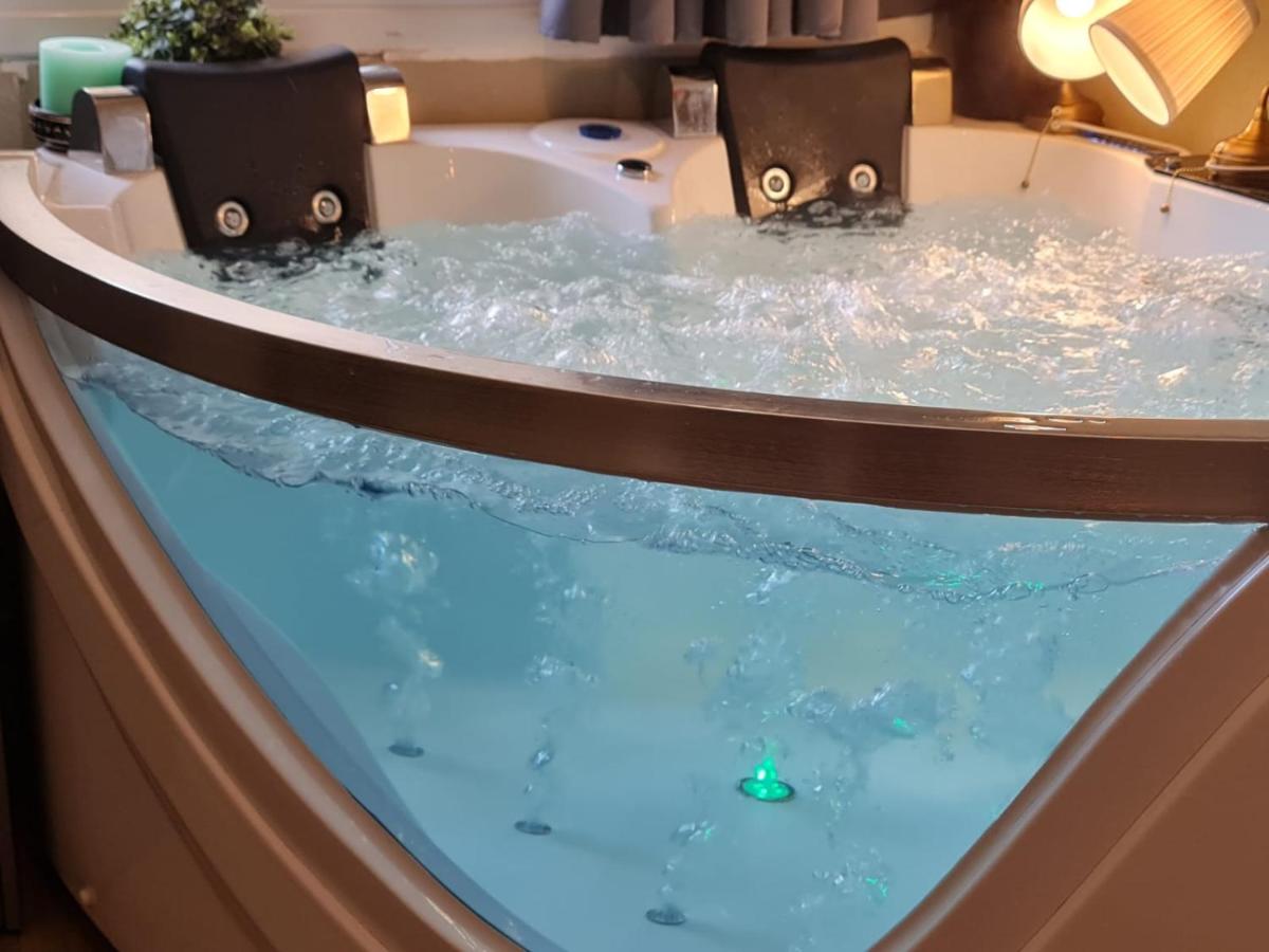 Magic on the sea-suites with a private jacuzzi and a private sea view - B&B