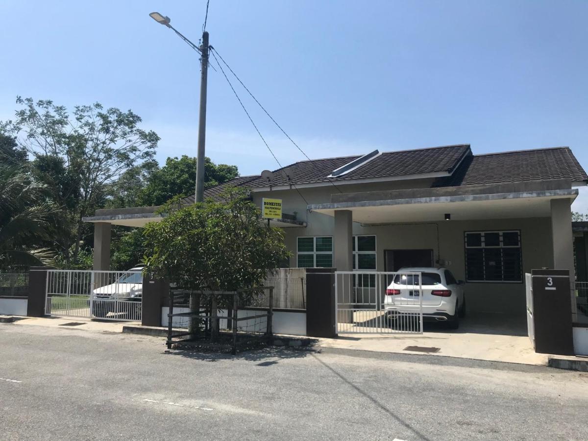 Homestay Tok Penghulu - Bed and Breakfast