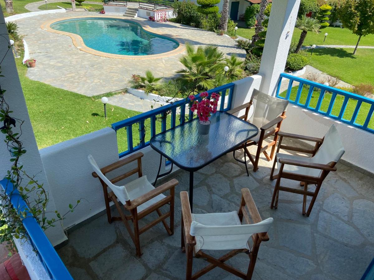 B&B Siviri - Minimal Resort with Pool in Siviri, 150m from the Sea - Bed and Breakfast Siviri