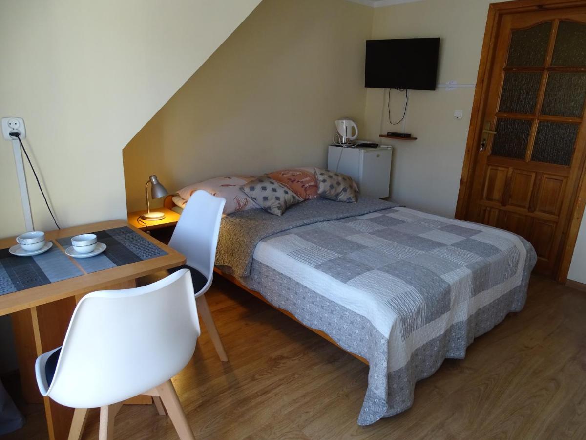 Dreibettzimmer mit eigenem externen Bad