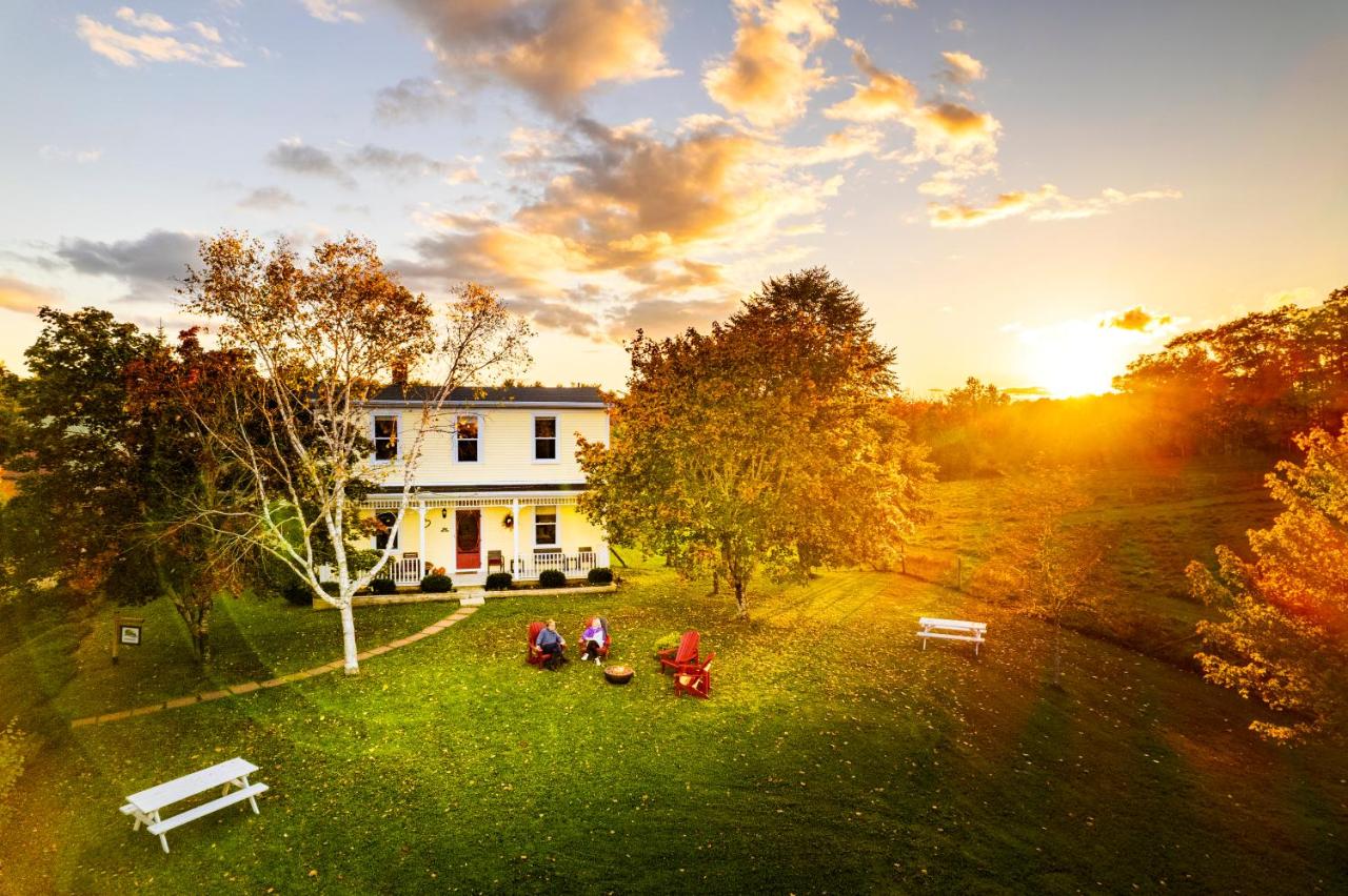 B&B Mahone Bay - River Ridge Lodge - Bed and Breakfast Mahone Bay