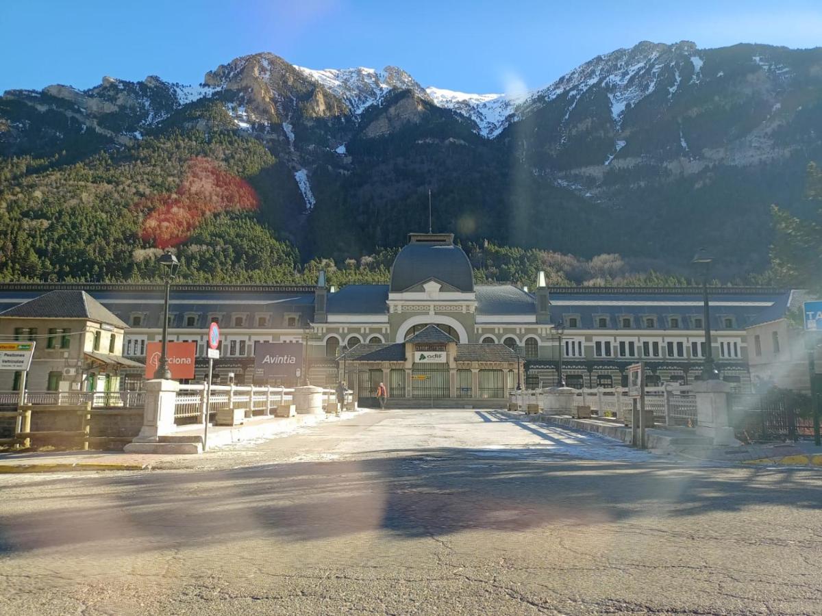 El Canfranero - Ferienwohnung Los Arañones