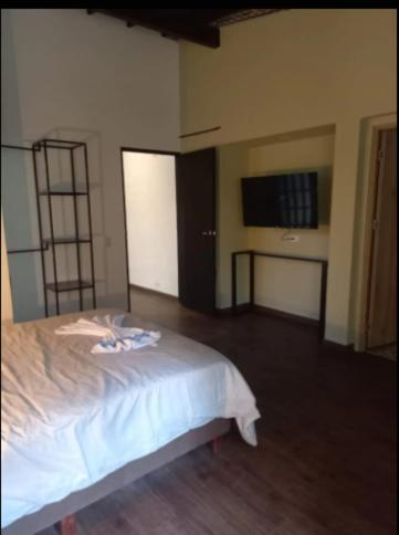 Loft asequible en el barrio del Poblado FRN108 By Roots Rentals - Chambres d'hôtes Medellín