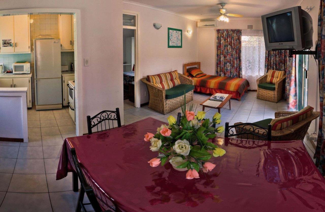 Family Room (5 Adults)