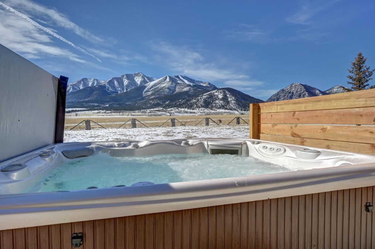 Buena Vista Mountain Retreat - Ultimate Privacy with Spa & Unbeatable Views - Bed and Breakfast