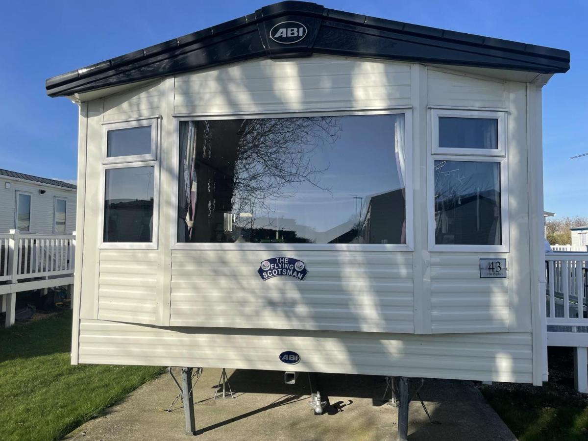 B&B East Mersea - Luxury 2 Bedroom Caravan at Mersea Island Holiday - Bed and Breakfast East Mersea